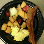 bacon-tater-tots-cantaloupe-grapes