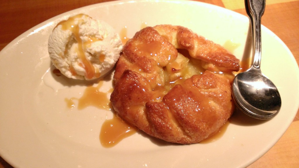 black-angus-apple-tart-vanilla-ice-cream