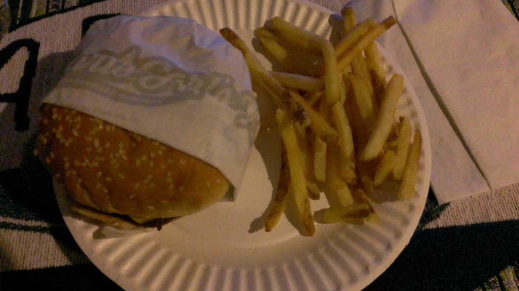 carls-jr-memphis-bbq-burger-french-fries