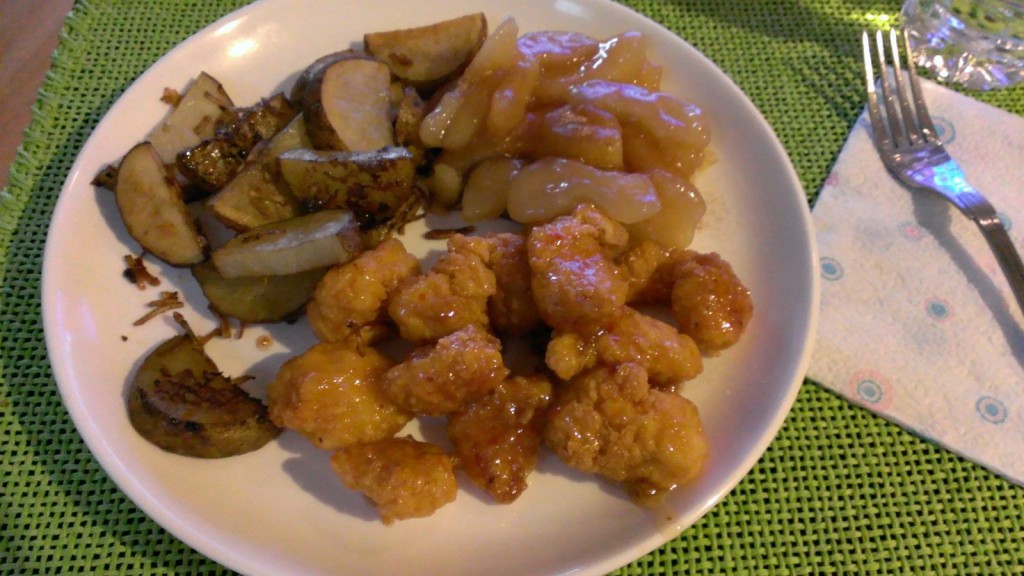 dinner-orange-chicken-potatoes-apple-slices