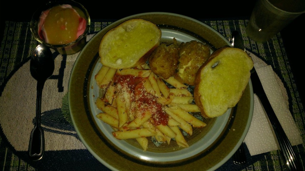 dinner-rigatoni-buttered-sourdough-french-bread-vanilla-pudding-strawberry-apple-sauce-breaded-chicken