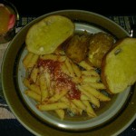 dinner-rigatoni-buttered-sourdough-french-bread-vanilla-pudding-strawberry-apple-sauce-breaded-chicken