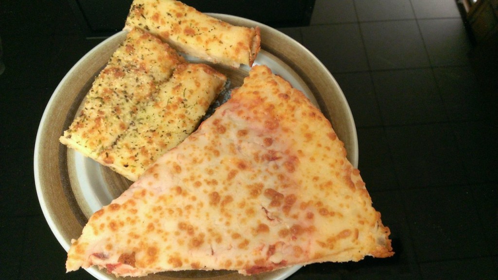 little-caesars-cheese-pizza-italian-cheesebread